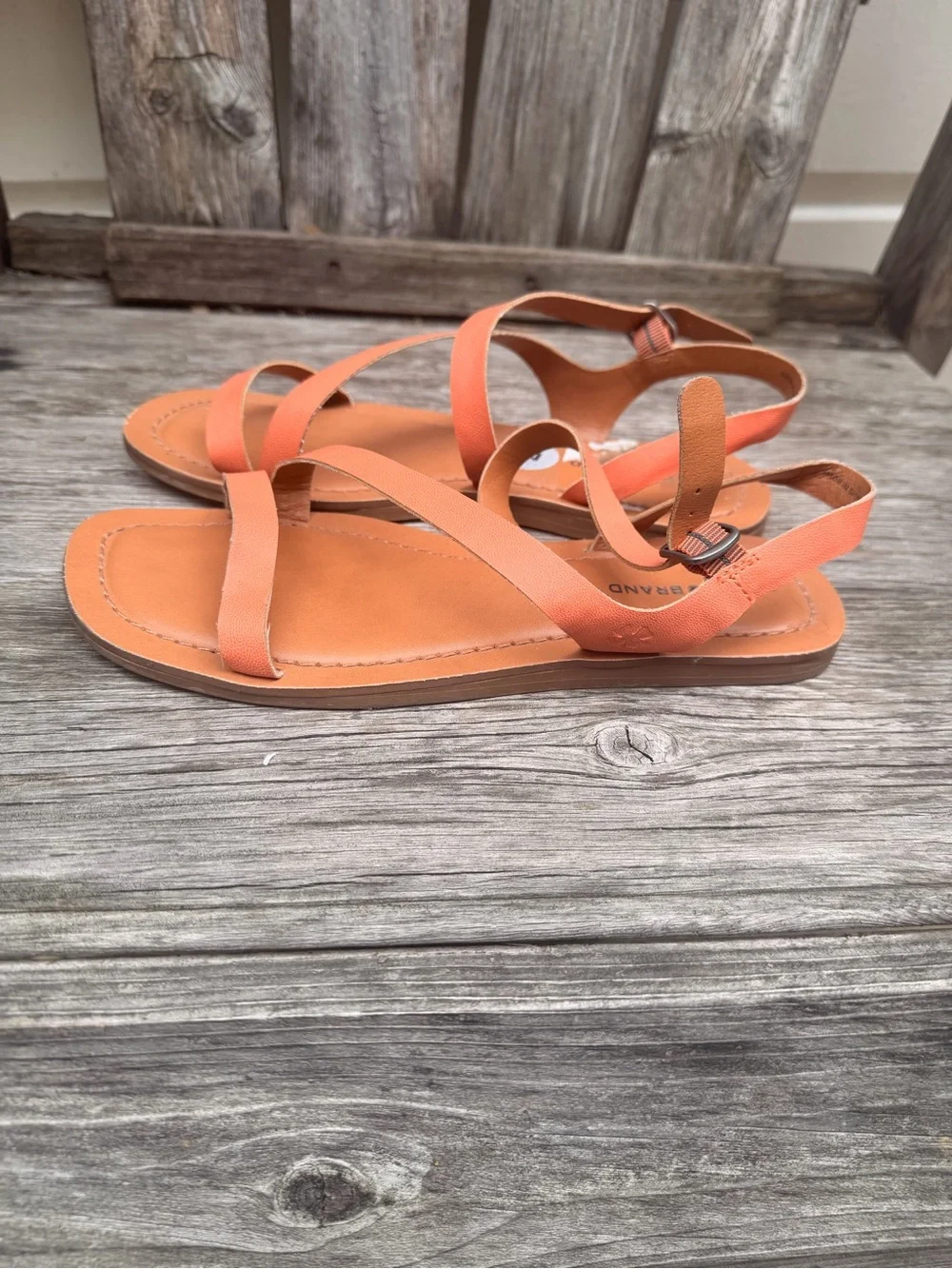 Lucky Brand Coral/Tan Strappy Sandals size 7